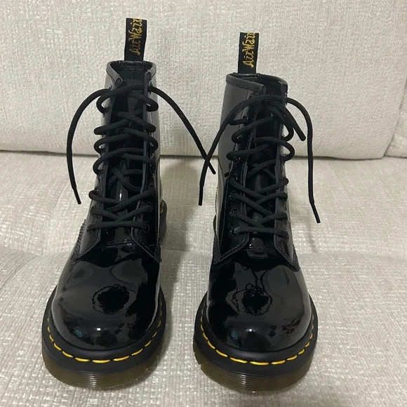 Dr. Martens 1460 WOMEN'S PATENT LEATHER LACE UP BOOTS Size 6 in Black - Picture 4 of 4
